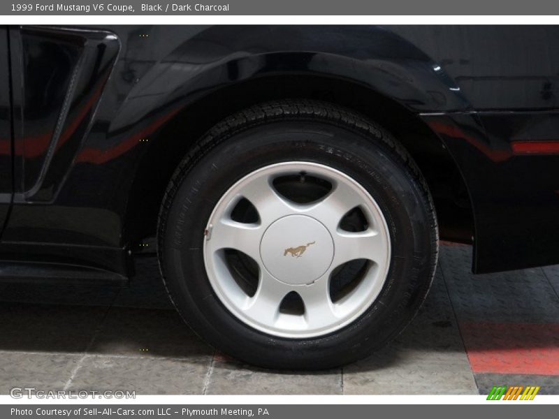 Black / Dark Charcoal 1999 Ford Mustang V6 Coupe