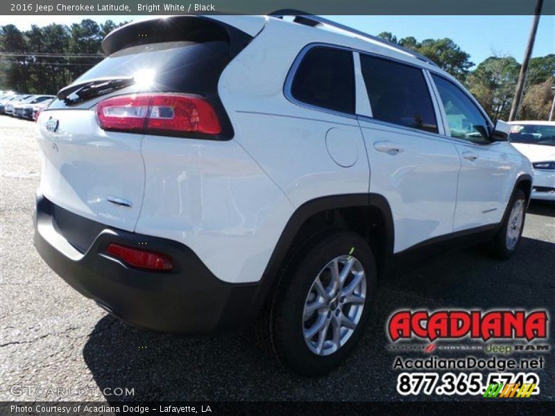 Bright White / Black 2016 Jeep Cherokee Latitude