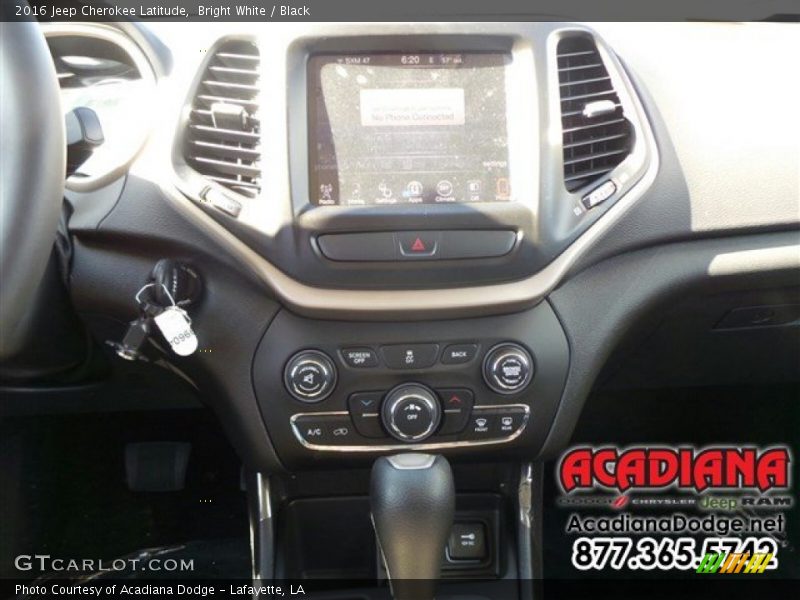 Bright White / Black 2016 Jeep Cherokee Latitude