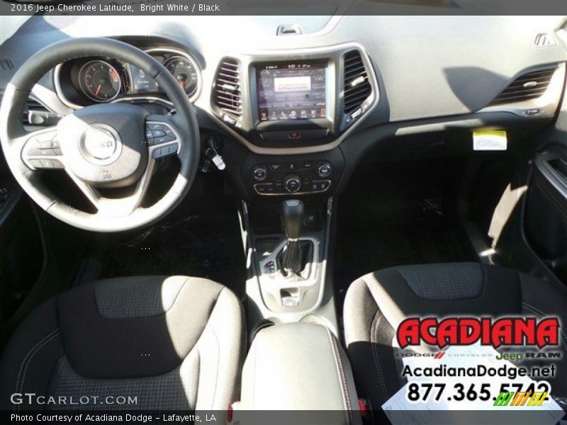 Bright White / Black 2016 Jeep Cherokee Latitude