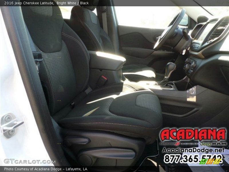 Bright White / Black 2016 Jeep Cherokee Latitude