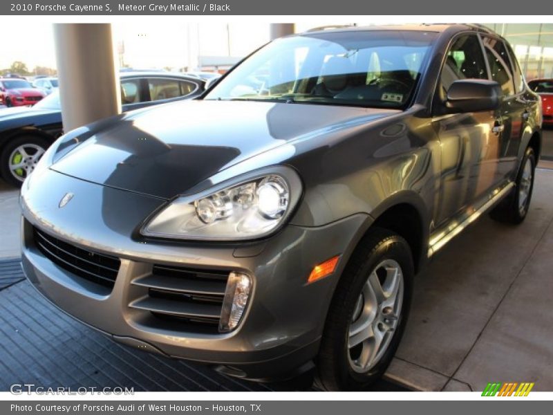 Meteor Grey Metallic / Black 2010 Porsche Cayenne S