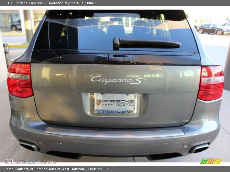 Meteor Grey Metallic / Black 2010 Porsche Cayenne S