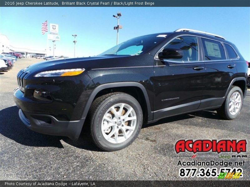 Brilliant Black Crystal Pearl / Black/Light Frost Beige 2016 Jeep Cherokee Latitude