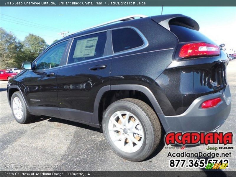 Brilliant Black Crystal Pearl / Black/Light Frost Beige 2016 Jeep Cherokee Latitude