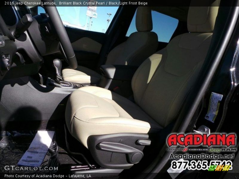 Brilliant Black Crystal Pearl / Black/Light Frost Beige 2016 Jeep Cherokee Latitude