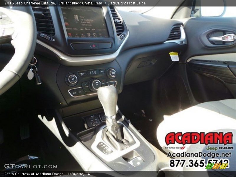 Brilliant Black Crystal Pearl / Black/Light Frost Beige 2016 Jeep Cherokee Latitude
