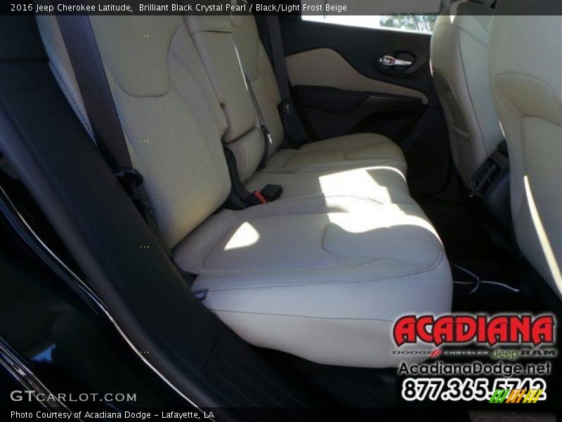 Brilliant Black Crystal Pearl / Black/Light Frost Beige 2016 Jeep Cherokee Latitude