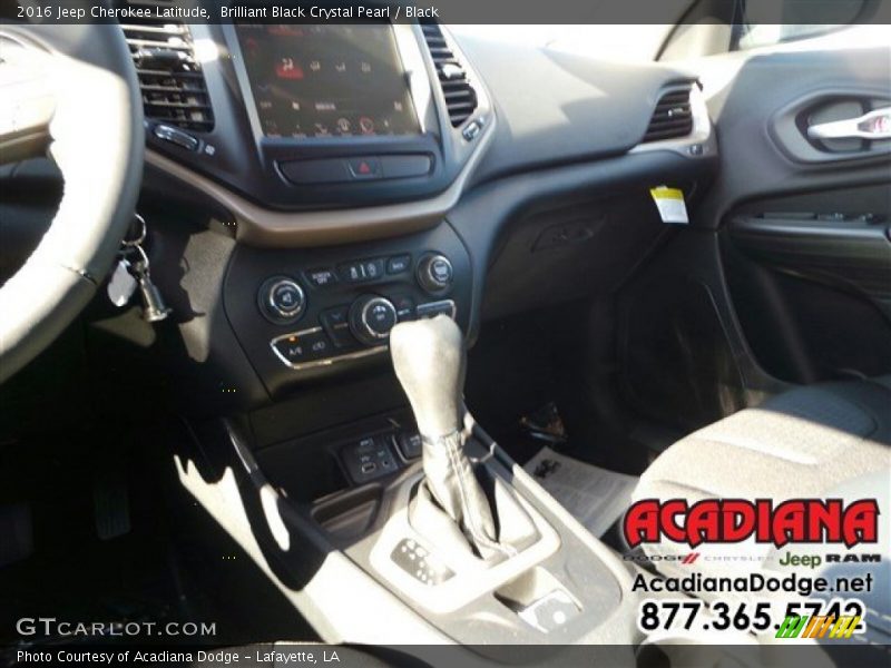 Brilliant Black Crystal Pearl / Black 2016 Jeep Cherokee Latitude