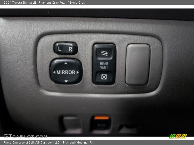 Phantom Gray Pearl / Stone Gray 2004 Toyota Sienna LE