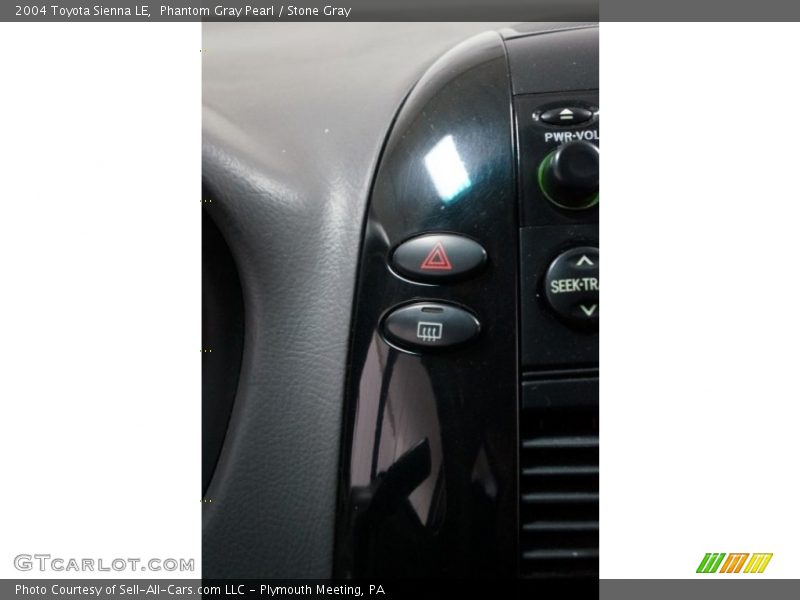 Phantom Gray Pearl / Stone Gray 2004 Toyota Sienna LE