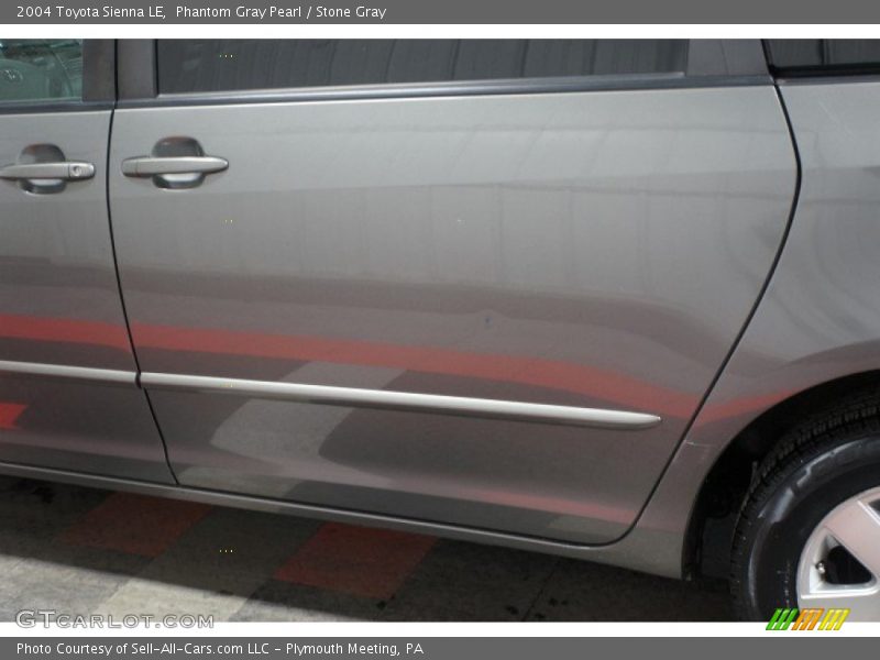 Phantom Gray Pearl / Stone Gray 2004 Toyota Sienna LE