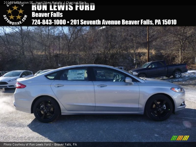 Ingot Silver Metallic / Charcoal Black 2016 Ford Fusion SE