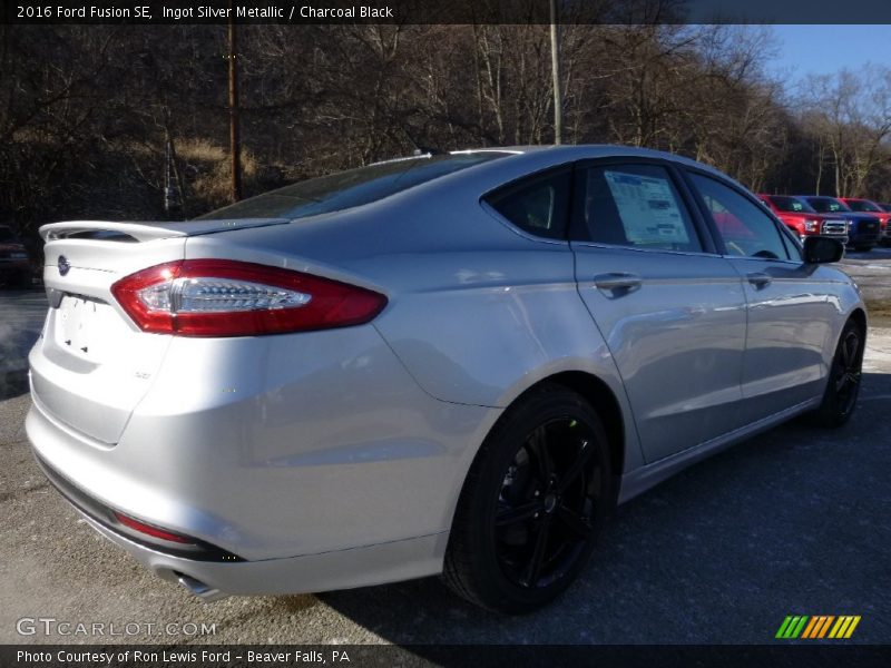 Ingot Silver Metallic / Charcoal Black 2016 Ford Fusion SE
