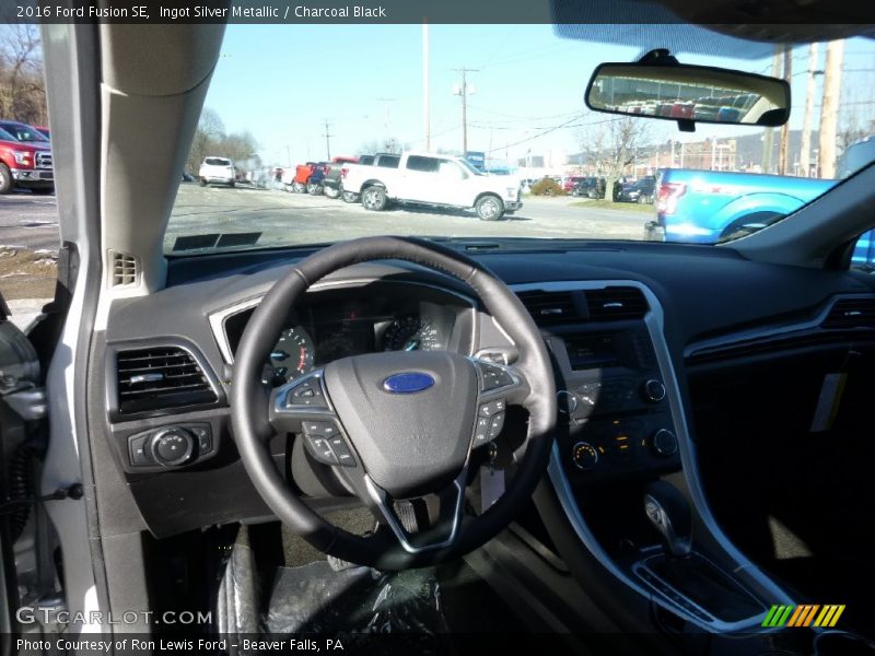 Ingot Silver Metallic / Charcoal Black 2016 Ford Fusion SE