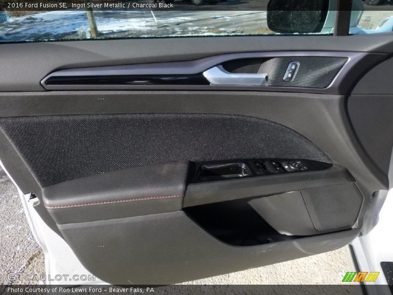 Ingot Silver Metallic / Charcoal Black 2016 Ford Fusion SE