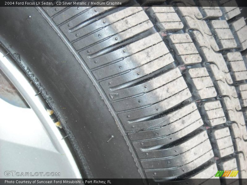 CD Silver Metallic / Medium Graphite 2004 Ford Focus LX Sedan