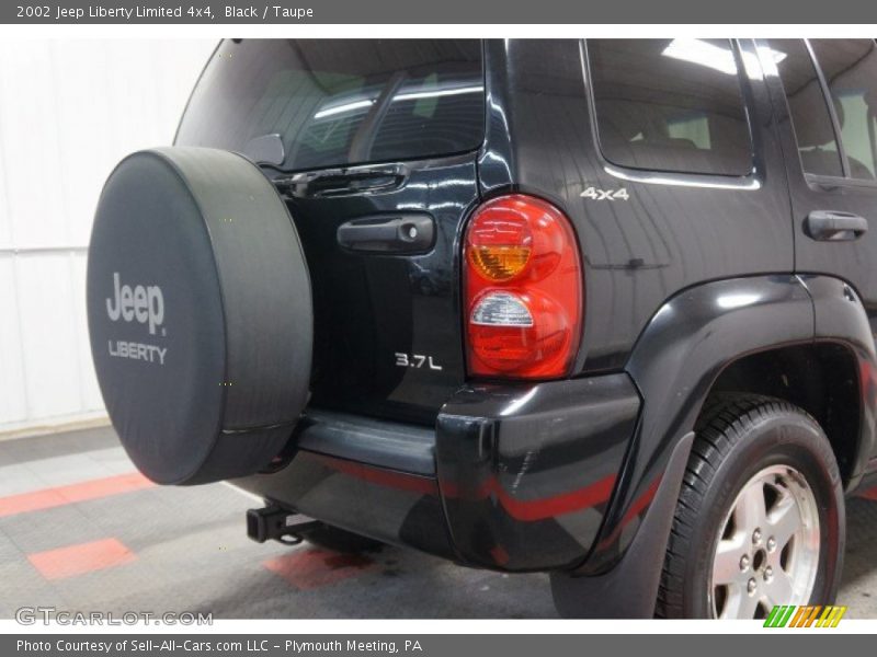 Black / Taupe 2002 Jeep Liberty Limited 4x4