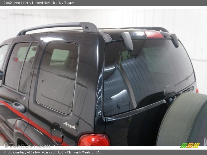 Black / Taupe 2002 Jeep Liberty Limited 4x4