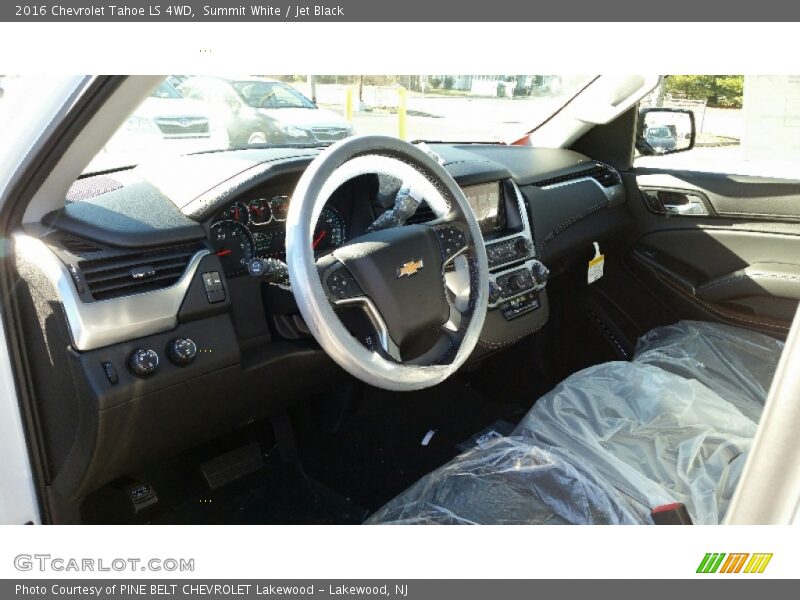 Summit White / Jet Black 2016 Chevrolet Tahoe LS 4WD