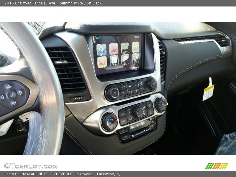 Summit White / Jet Black 2016 Chevrolet Tahoe LS 4WD