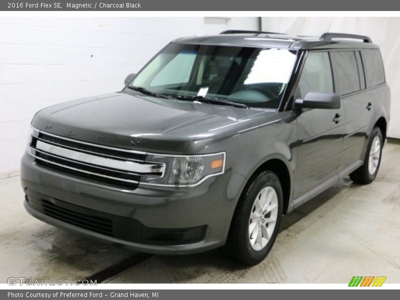 Front 3/4 View of 2016 Flex SE