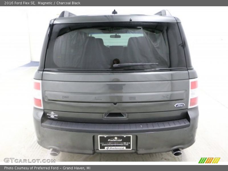 Magnetic / Charcoal Black 2016 Ford Flex SE