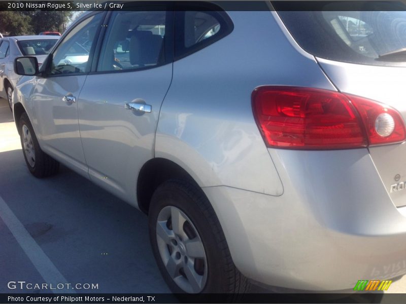 Silver Ice / Gray 2010 Nissan Rogue S
