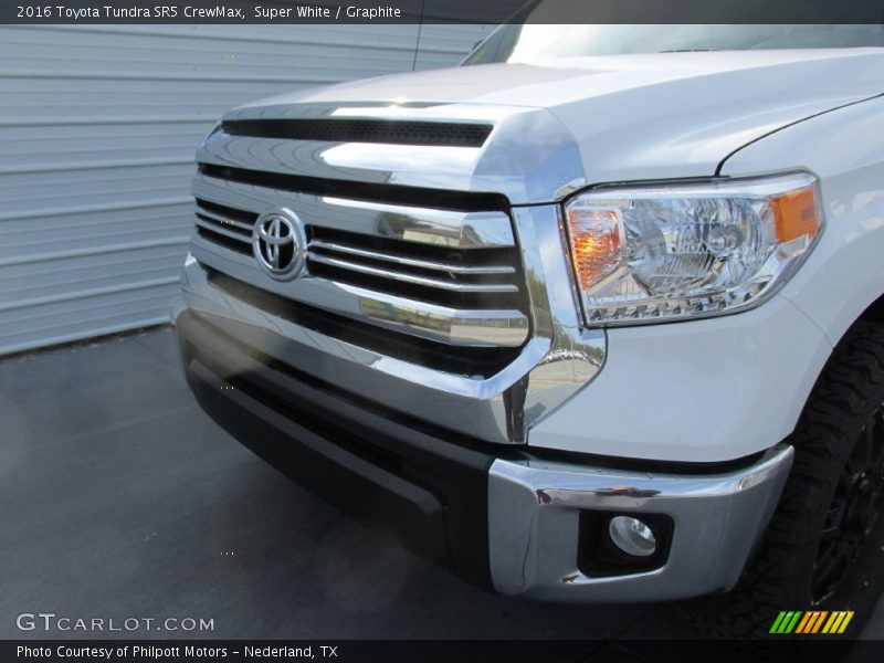 Super White / Graphite 2016 Toyota Tundra SR5 CrewMax