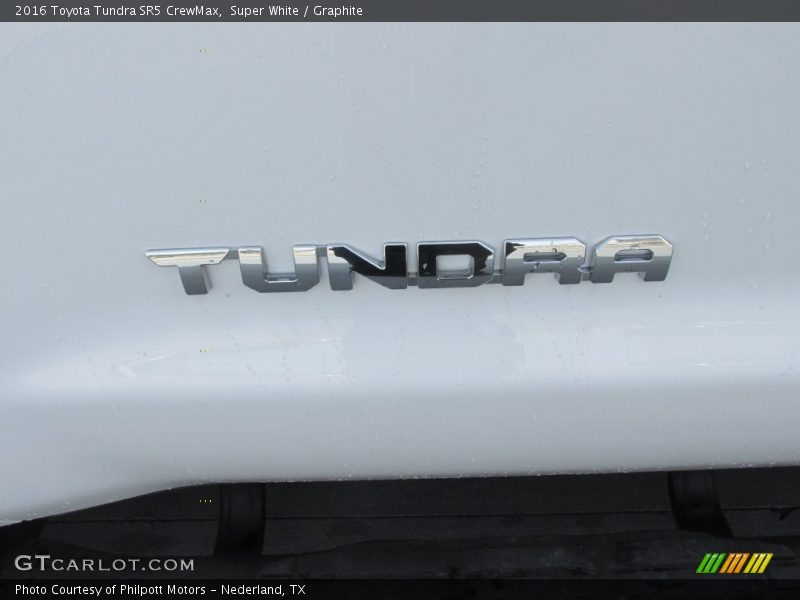 Super White / Graphite 2016 Toyota Tundra SR5 CrewMax