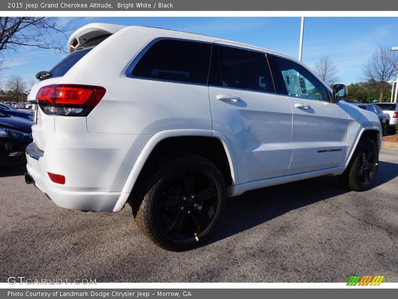 Bright White / Black 2015 Jeep Grand Cherokee Altitude