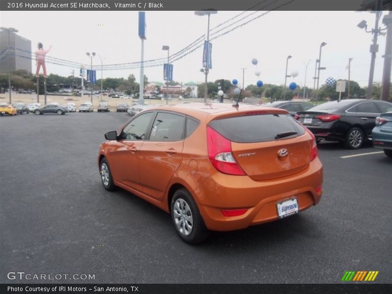 Vitamin C / Black 2016 Hyundai Accent SE Hatchback