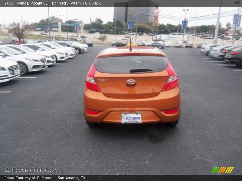 Vitamin C / Black 2016 Hyundai Accent SE Hatchback