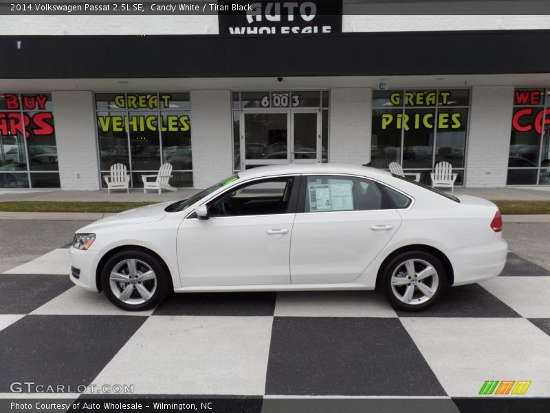 Candy White / Titan Black 2014 Volkswagen Passat 2.5L SE