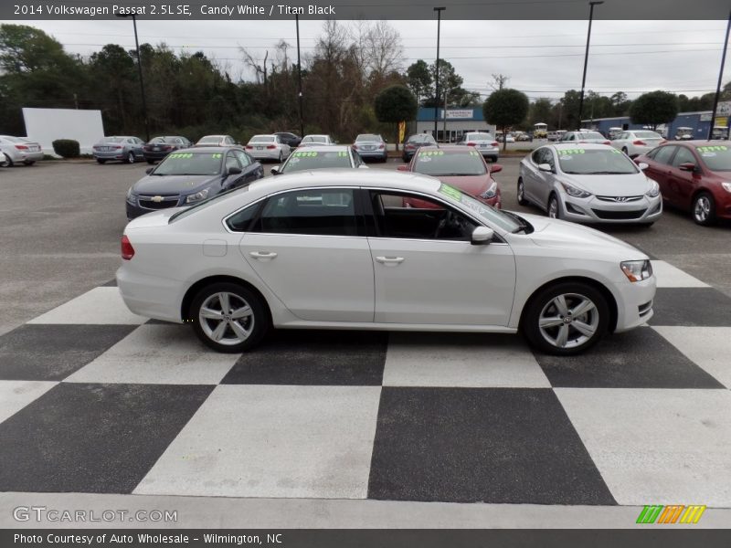 Candy White / Titan Black 2014 Volkswagen Passat 2.5L SE