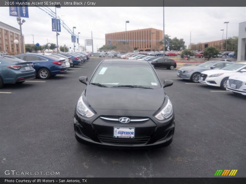 Ultra Black / Gray 2016 Hyundai Accent SE Sedan
