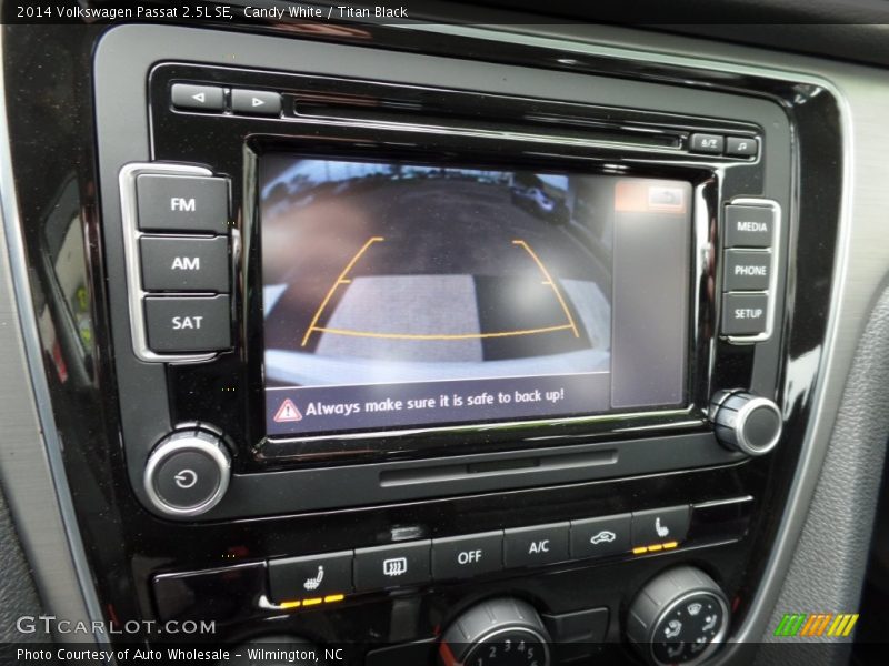 Candy White / Titan Black 2014 Volkswagen Passat 2.5L SE