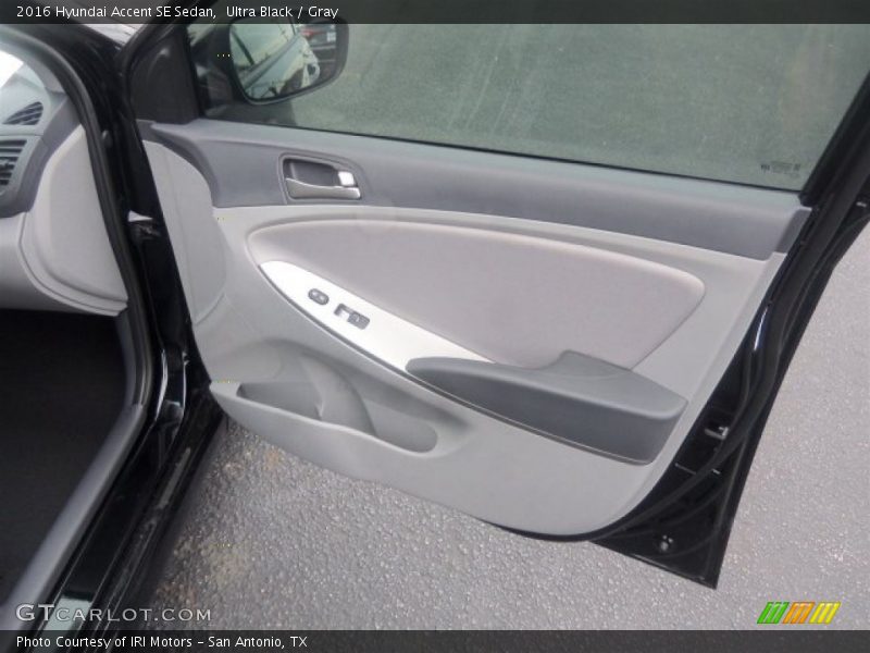 Ultra Black / Gray 2016 Hyundai Accent SE Sedan
