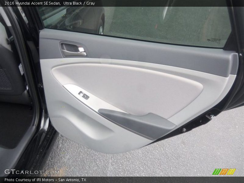 Ultra Black / Gray 2016 Hyundai Accent SE Sedan