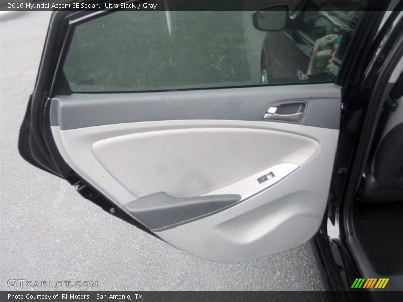Ultra Black / Gray 2016 Hyundai Accent SE Sedan