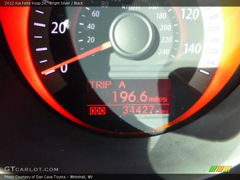 Bright Silver / Black 2012 Kia Forte Koup SX