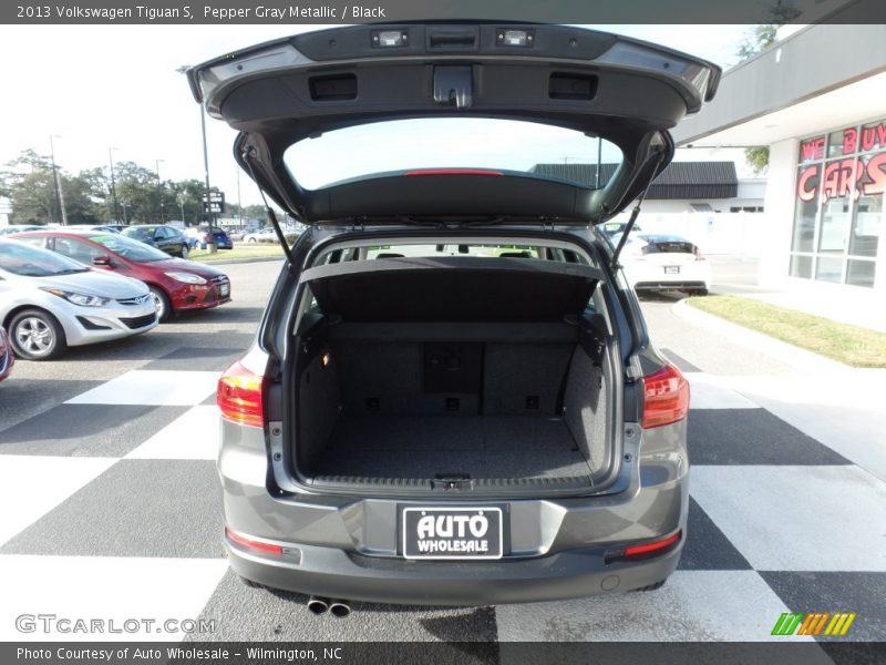 Pepper Gray Metallic / Black 2013 Volkswagen Tiguan S