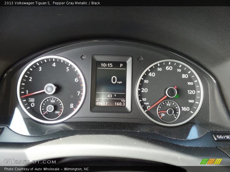 Pepper Gray Metallic / Black 2013 Volkswagen Tiguan S