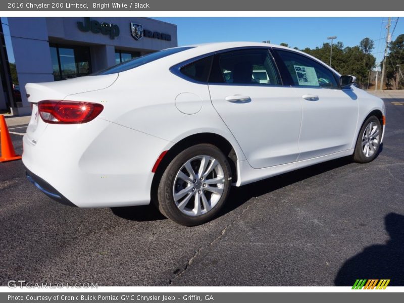 Bright White / Black 2016 Chrysler 200 Limited