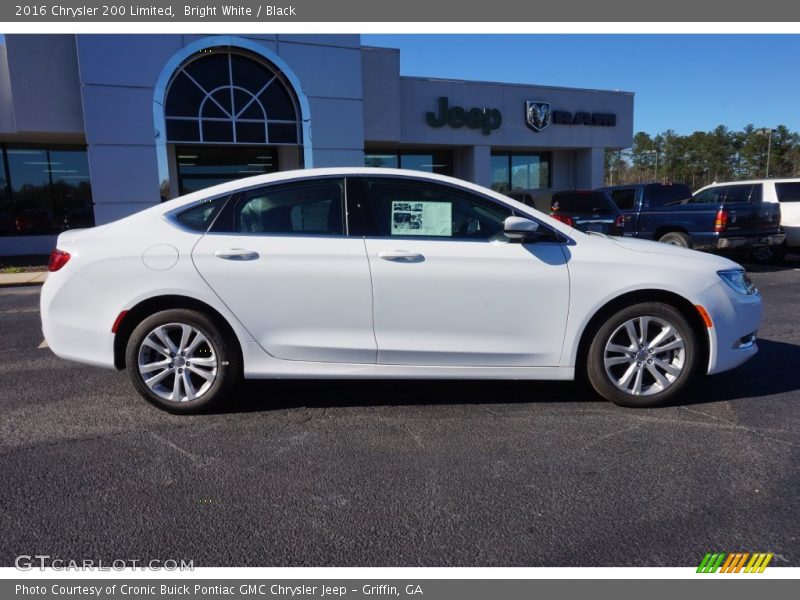 Bright White / Black 2016 Chrysler 200 Limited