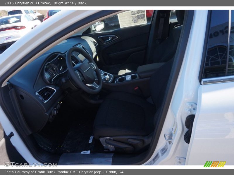 Bright White / Black 2016 Chrysler 200 Limited