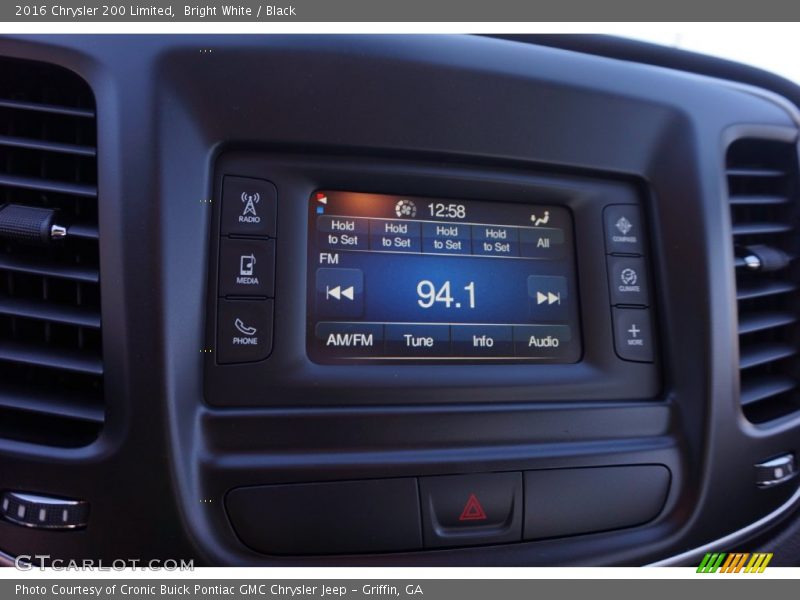 Bright White / Black 2016 Chrysler 200 Limited