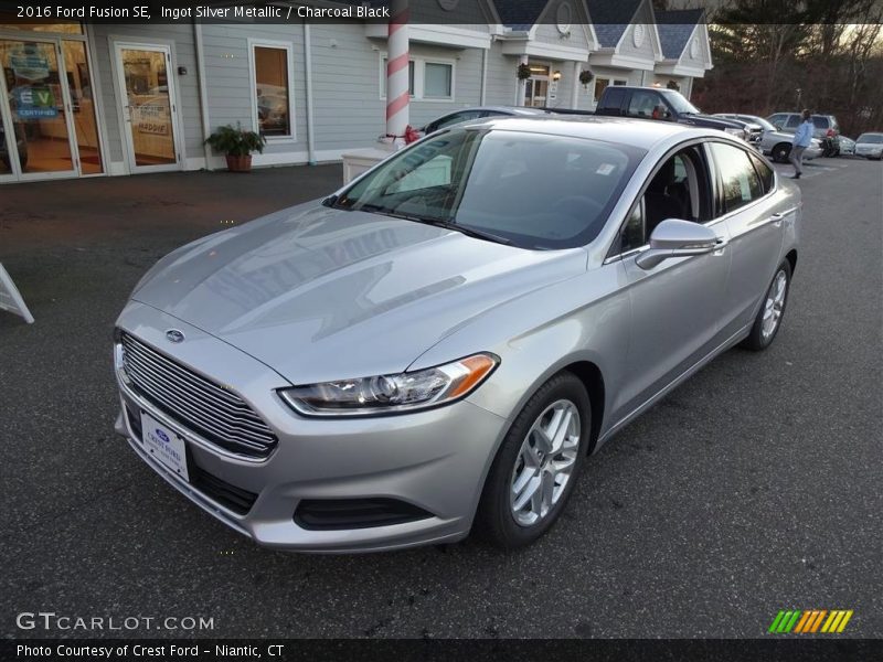 Ingot Silver Metallic / Charcoal Black 2016 Ford Fusion SE