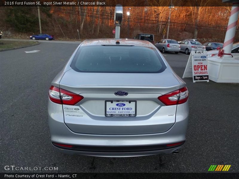 Ingot Silver Metallic / Charcoal Black 2016 Ford Fusion SE