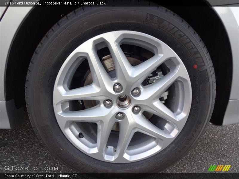 Ingot Silver Metallic / Charcoal Black 2016 Ford Fusion SE